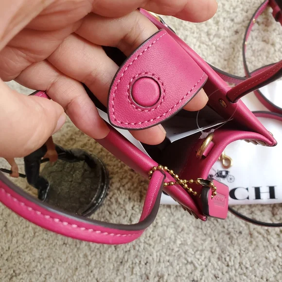 NWT COACH, the Glove-Tanned Leather Crystal Rivets Mini Cashin Tote Bag - Picture 5 of 7